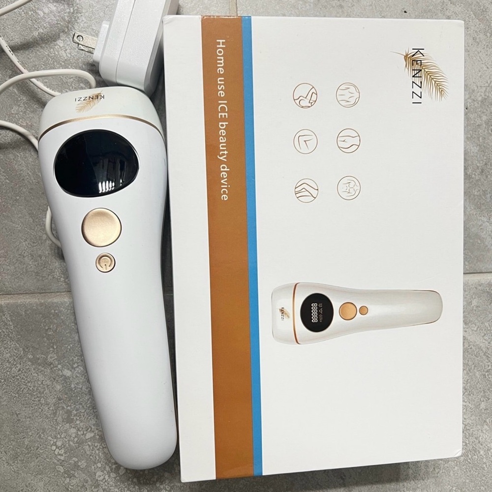 White and Gold Beauty Device